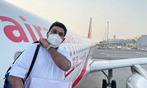 എയർ അറേബ്യയിൽ ഒറ്റക്ക്​ പറന്ന്​ മുഹമ്മദലി