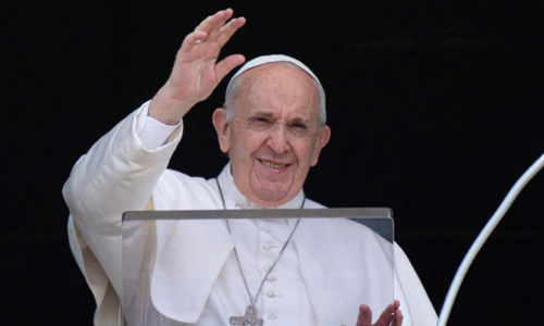 ശസ്​ത്രക്രിയ വിജയം: മാർപാപ്പ നടന്നു, ഭക്ഷണം കഴിച്ചു