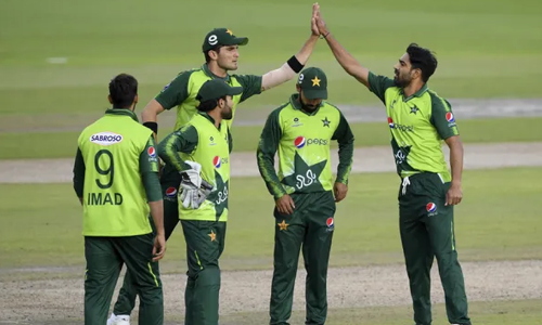 പാകിസ്​താനെതിരായ ഇംഗ്ലീഷ്​ സംഘത്തിലെ ഏഴു പേർക്ക്​ കോവിഡ്​