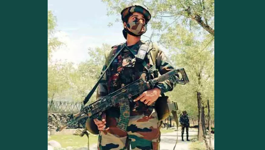 അതിർത്തി കാക്കുന്ന ആതിര; നാടിന് അഭിമാനം