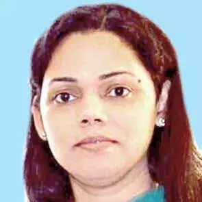 ബൈ​ക്കും വാ​നും കൂ​ട്ടി​യി​ടി​ച്ച്​ വീ​ട്ട​മ്മ മ​രി​ച്ചു