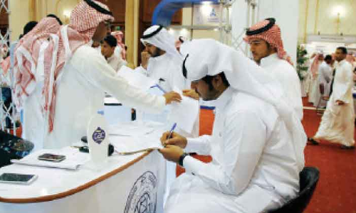 സ്വദേശിവത്കരണം: ലക്ഷ്യമിട്ടതിനേക്കാൾ കൂടുതൽ തൊഴിലവസരങ്ങൾ സൃഷ്ടിച്ചു സ്വദേശിവത്കരണം: ലക്ഷ്യമിട്ടതിനേക്കാൾ കൂടുതൽ തൊഴിലവസരങ്ങൾ സൃഷ്ടിച്ചു