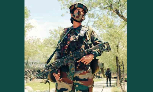 അതിർത്തി കാക്കുന്ന ആതിര; നാടിന് അഭിമാനം