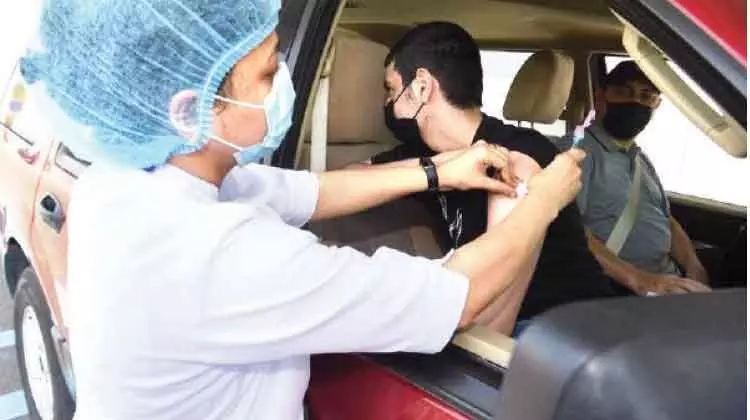 ജാബിർ പാലത്തിൽ ദിവസം 6000 പേർക്ക് വാക്സിൻ നൽകുന്നു ജാബിർ പാലത്തിൽ ദിവസം 6000 പേർക്ക് വാക്സിൻ നൽകുന്നു