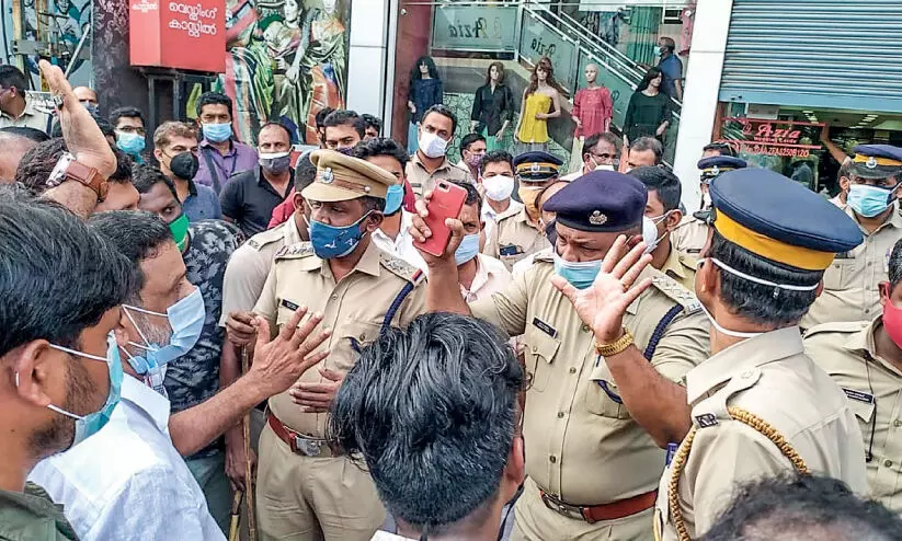 dispute between traders and police dispute between traders and police