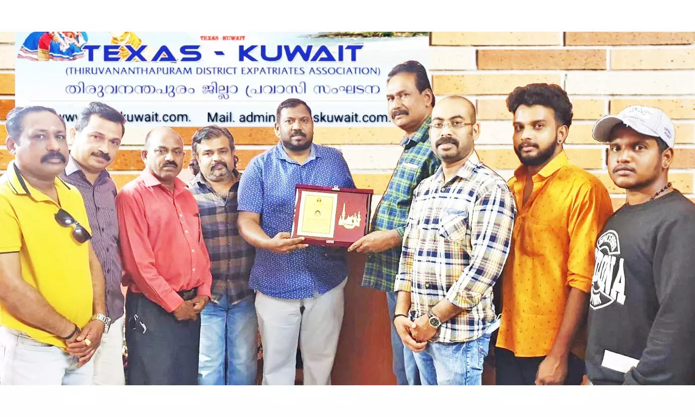 രവീന്ദ്രന് ടെക്സാസ് കുവൈത്ത് യാത്രയയപ്പ് രവീന്ദ്രന് ടെക്സാസ് കുവൈത്ത് യാത്രയയപ്പ്