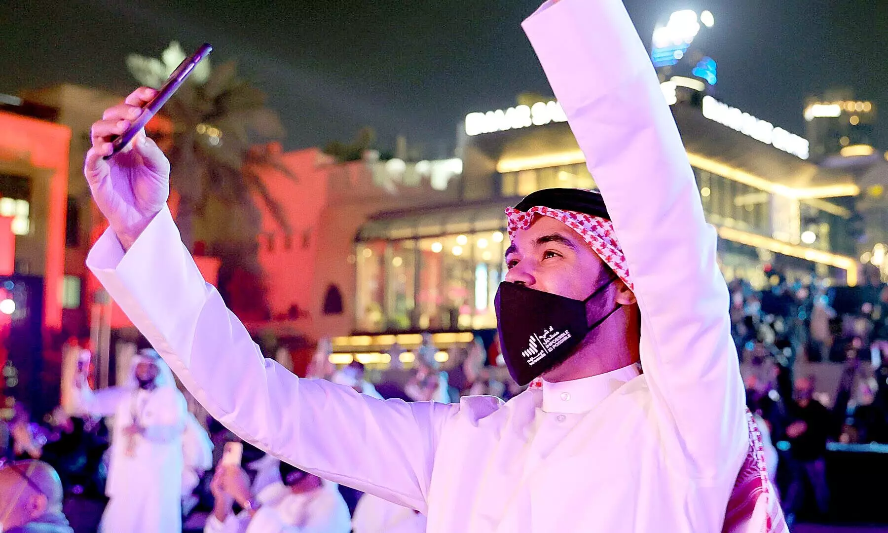 പുതുകാലം പിറക്കുമെന്ന ശുഭാപ്തി വിശ്വാസം ഏറ്റവും കൂടുതലുള്ളത് യു.എ.ഇക്ക്; കാരണമിതാണ് പുതുകാലം പിറക്കുമെന്ന ശുഭാപ്തി വിശ്വാസം ഏറ്റവും കൂടുതലുള്ളത് യു.എ.ഇക്ക്; കാരണമിതാണ്