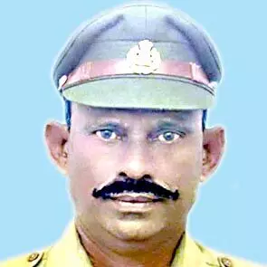 മു​ര​ളീ​ധ​ര​ൻ നാ​യ​ർ