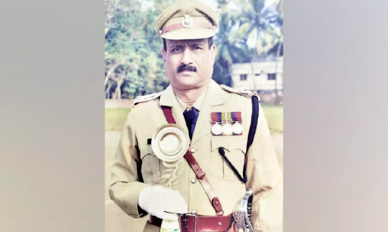 നാട്​ നന്നായിക്കാണാൻ ആഗ്രഹിച്ച പൊലീസ്​ ഓഫിസർ