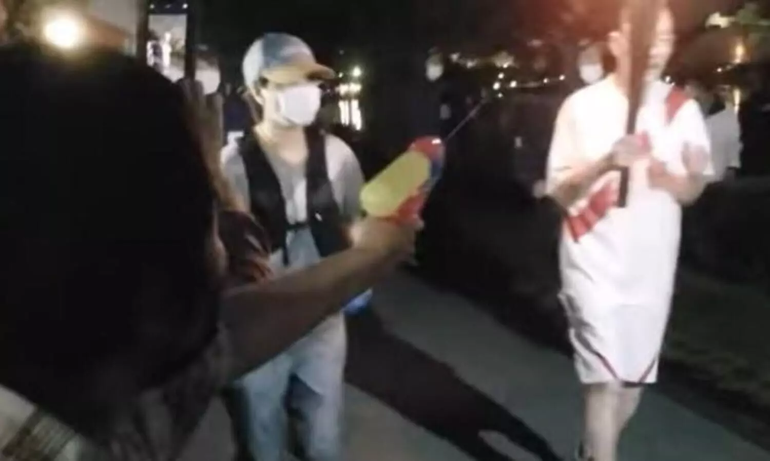 ഒളിമ്പിക്​ ദീപശിഖ അണക്കാൻ വാട്ടർ പിസ്റ്റൾ പ്രയോഗം; ജപ്പാനിൽ വനിത അറസ്റ്റിൽ