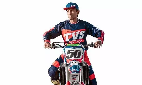 ആ സൂപ്പർ റൈഡർ ഇവിടെയുണ്ട്.. ആ സൂപ്പർ റൈഡർ ഇവിടെയുണ്ട്..