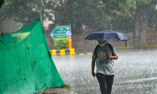 കേരളത്തിൽ അതിതീവ്ര മഴക്ക്​ സാധ്യത; വിവിധ ജില്ലകളിൽ റെഡ്, ഓറഞ്ച്, യെല്ലോ അലേർട്ടുകൾ