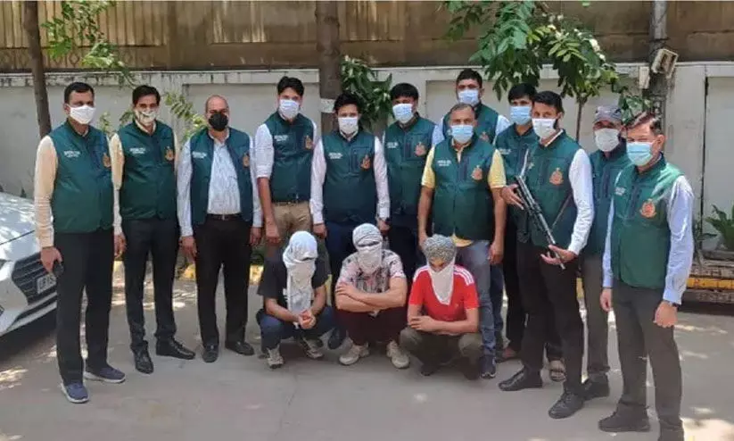 തലസ്ഥാനത്ത് വൻ മയക്കുമരുന്ന് വേട്ട: 2500 കോടിയുടെ ഹെറോയിൻ പിടികൂടി തലസ്ഥാനത്ത് വൻ മയക്കുമരുന്ന് വേട്ട: 2500 കോടിയുടെ ഹെറോയിൻ പിടികൂടി