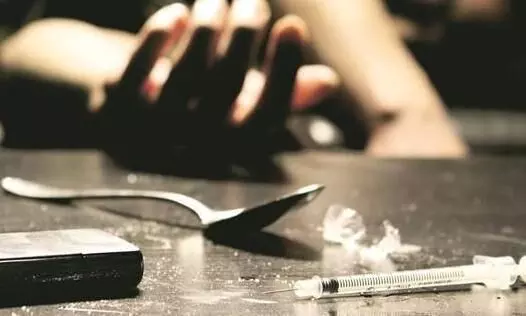 മയക്കുമരുന്ന് നൽകി പീഡനം: അഭിലാഷ് വേറെയും പെണ്കുട്ടികളെ കരുവാക്കി മയക്കുമരുന്ന് നൽകി പീഡനം: അഭിലാഷ് വേറെയും പെണ്കുട്ടികളെ കരുവാക്കി