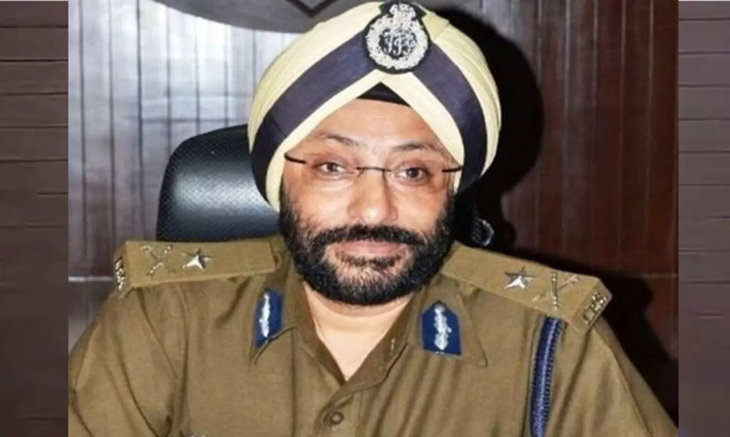 ഐ.പി.എസ്​ ഉദ്യോഗസ്​ഥനെതിരെ രാജ്യദ്രോഹക്കുറ്റം; സർക്കാർ നയങ്ങളെ വിമർശിക്കുന്ന കടലാസ്​ തുണ്ടുകൾ കണ്ടെടുത്തതായി പൊലീസ്​​