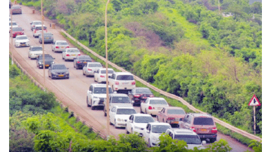 ഖരീഫ് സഞ്ചാരികളെ ദോഫാർ ഗവർണറേറ്റിലേക്ക് പ്രവേശിപ്പിച്ചു തുടങ്ങി ഖരീഫ് സഞ്ചാരികളെ ദോഫാർ ഗവർണറേറ്റിലേക്ക് പ്രവേശിപ്പിച്ചു തുടങ്ങി