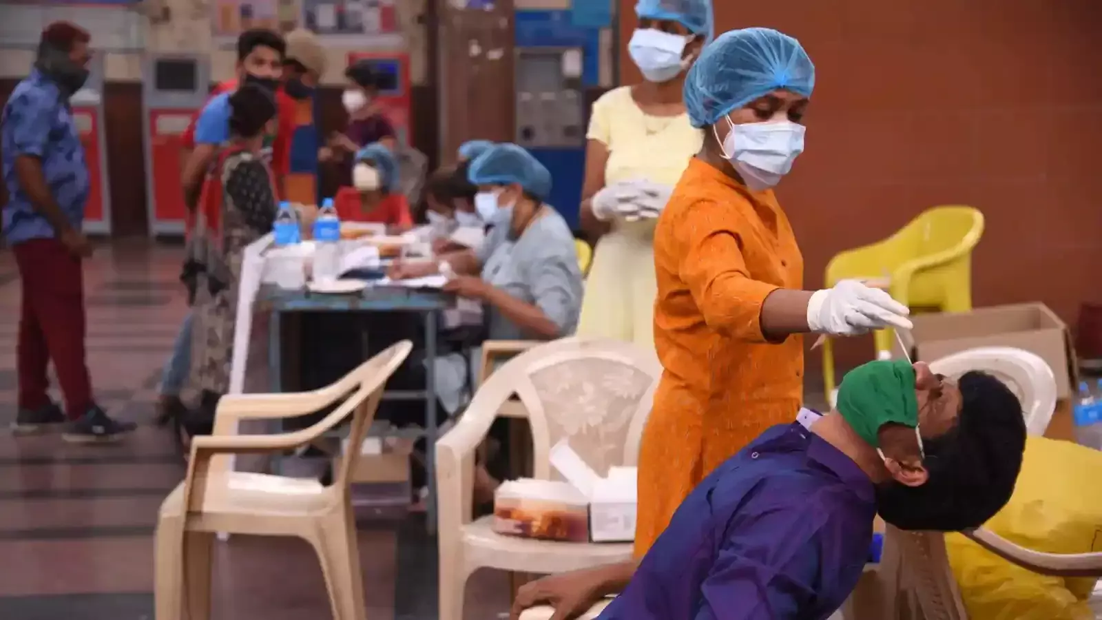 ഇന്ന് 13,773 പേര്ക്ക് കോവിഡ്; മരണം 15,000 കടന്നു, ടി.പി.ആറിൽ വർധന ഇന്ന് 13,773 പേര്ക്ക് കോവിഡ്; മരണം 15,000 കടന്നു, ടി.പി.ആറിൽ വർധന