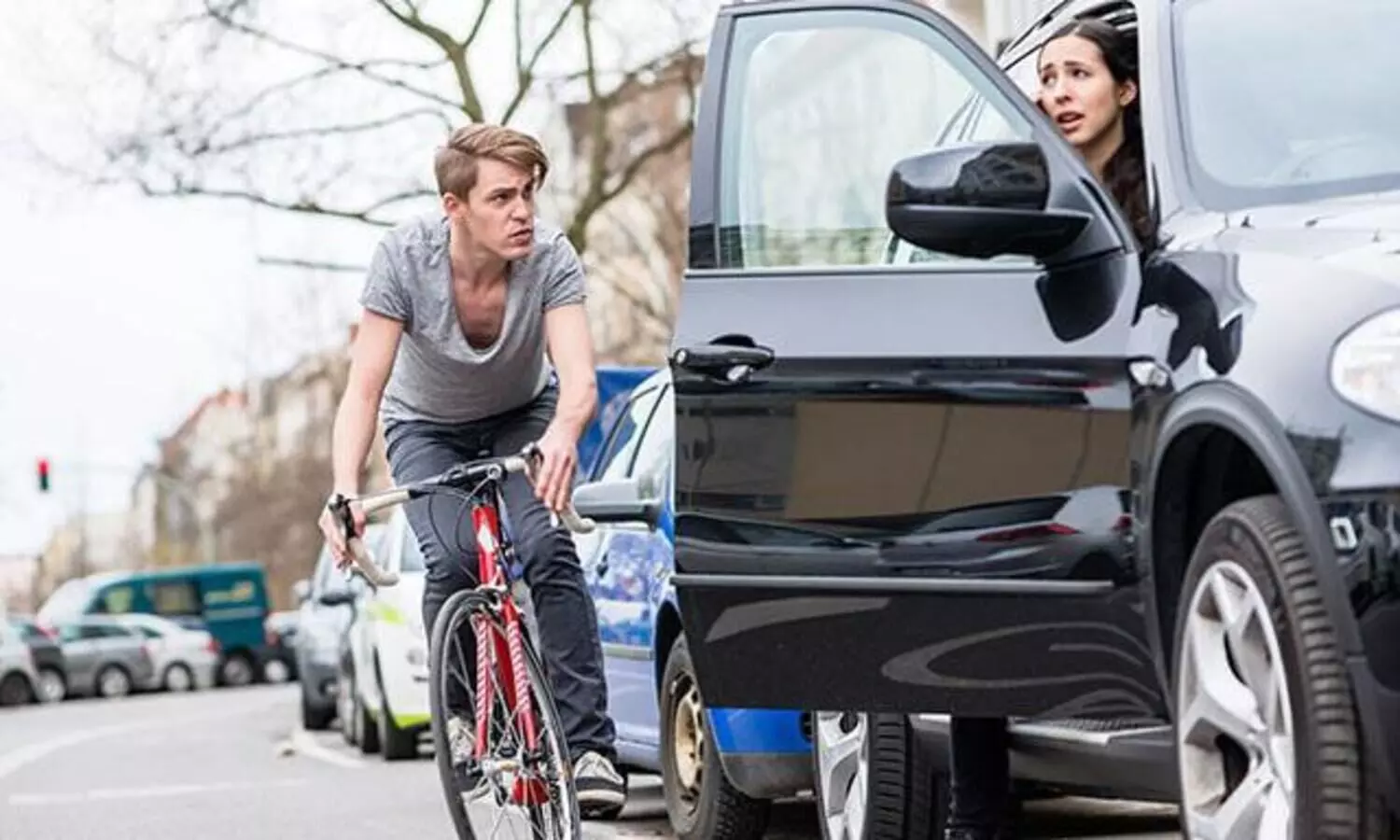 You’re not opening the door of the car correctly: How to