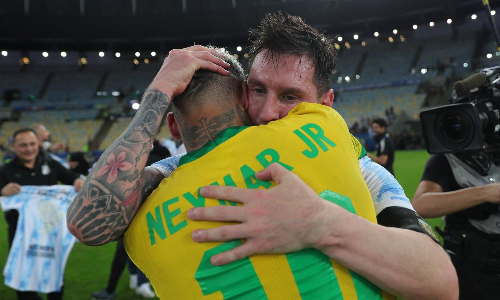 പൊട്ടിക്കരഞ്ഞ്​ നെയ്​മർ; ചേർത്തുപിടിച്ച്​ മെസ്സി VIDEO