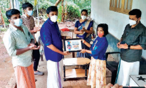 congratulating the rescuer girl