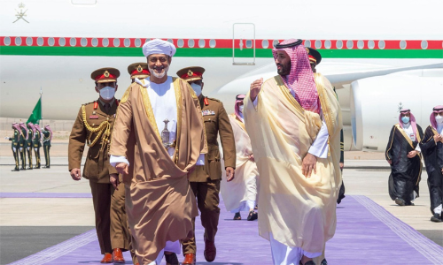 ഒമാൻ സുൽത്താന്​ സൗദിയിൽ ഉജജ്വല സ്വീകരണം