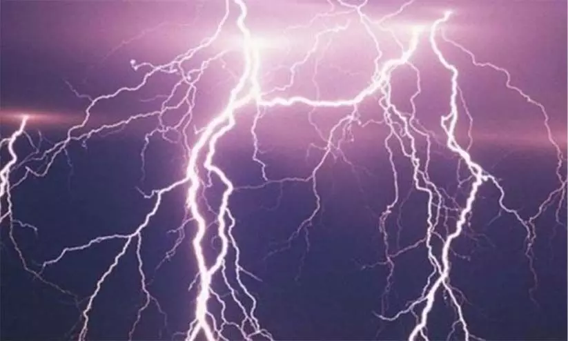 സെൽഫി എടുക്കുന്നതിനിടെ 11പേർ മിന്ന​േലറ്റ്​ മരിച്ചു