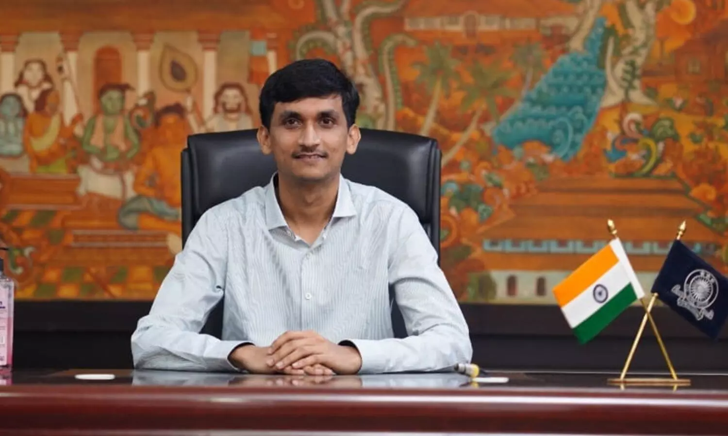 കോഴിക്കോട് കലക്ടറായി ഡോ. നരസിംഹുഗാരി തേജ് ലോഹിത് റെഡ്ഡി ചുമതലയേറ്റു