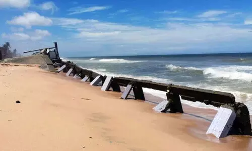 ഫിഷ് ലാൻഡിങ്​ സെൻററി​െൻറ പുനർ നിര്‍മാണത്തിന് നടപടിയില്ല