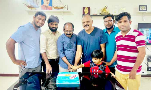 ആവേശം അണപൊട്ടി; ആഘോഷം മുറികളിൽ ആവേശം അണപൊട്ടി; ആഘോഷം മുറികളിൽ