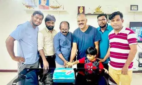 ആവേശം അണപൊട്ടി; ആഘോഷം മുറികളിൽ