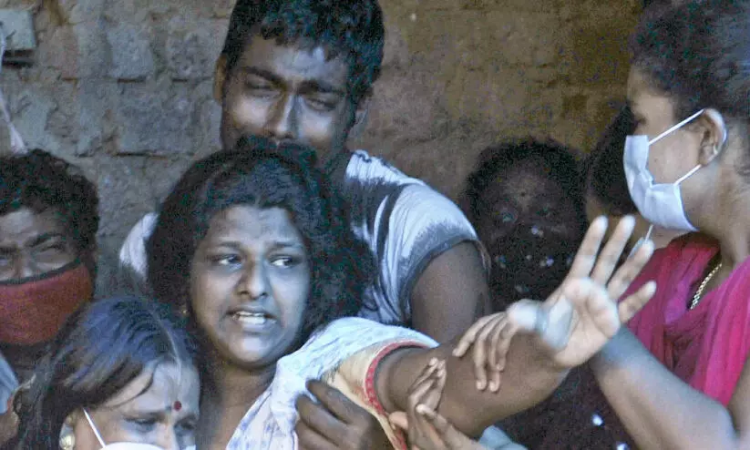 rajesh, kavitha crying rajesh, kavitha crying