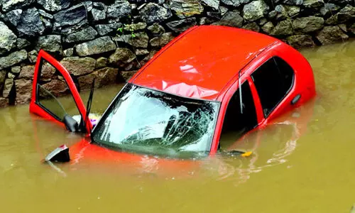 car overturned to Connolly canal
