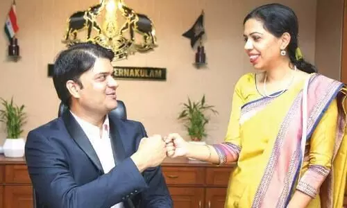 കലക്​ടറേറ്റിൽ താരമായി ഐ.എ.എസ് ദമ്പതികൾ