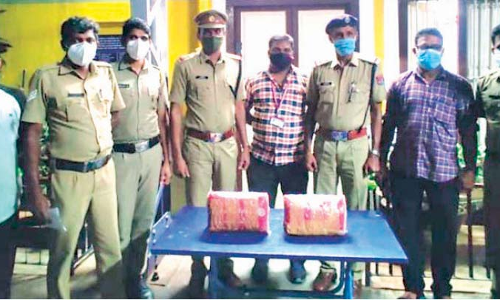 ട്രെ​യി​നി​ൽനി​ന്ന്​ നാ​ലുകി​ലോ ക​ഞ്ചാ​വ് പിടികൂടി