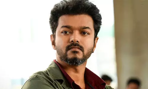 വെറും റീൽ ഹീറോ ആയി മാറരുത്; വിജയ്ക്ക് ലക്ഷം രൂപ പിഴയിട്ട് കോടതി