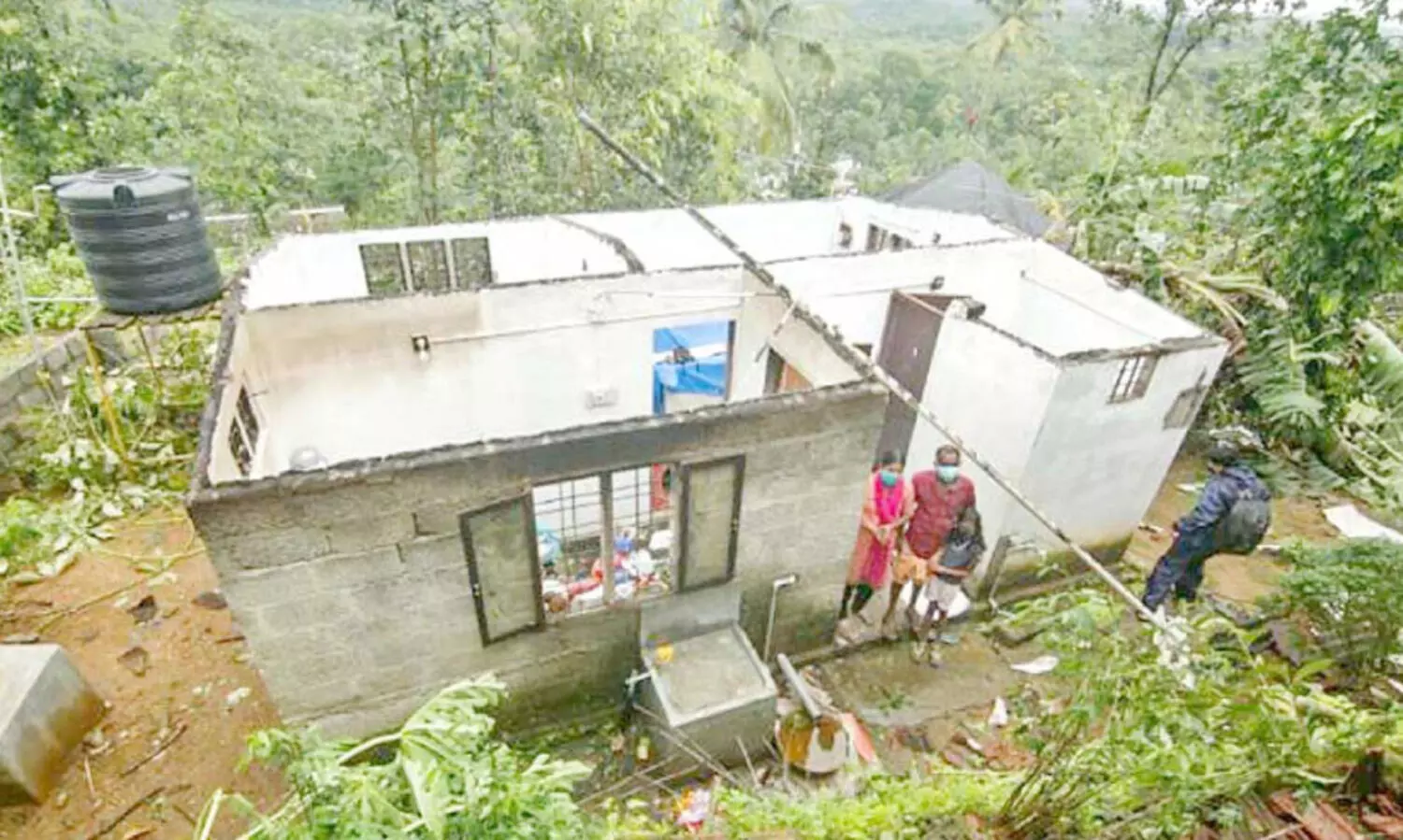 heavy rain-roof flew