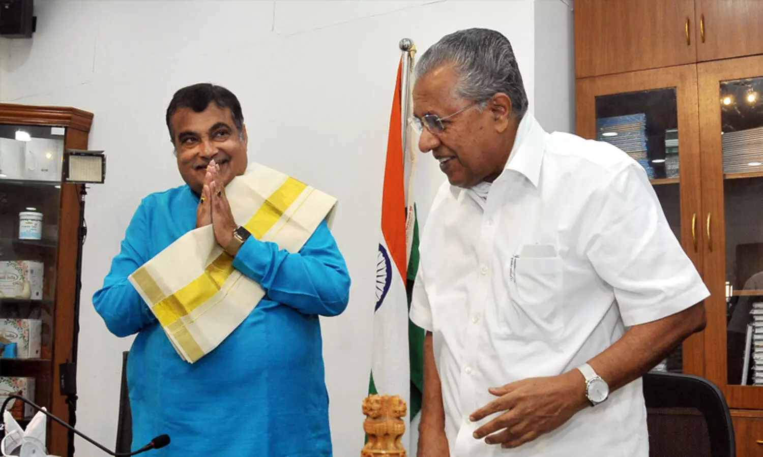 കണ്ണൂർ എയർപോർട്ട്​ റോഡ്​ ദേശീയപാതയാക്കും, 11 റോഡുകൾ​ ഭാരത് മാലയിൽ -മുഖ്യമന്ത്രിക്ക്​ ഗഡ്കരിയുടെ ഉറപ്പ്​