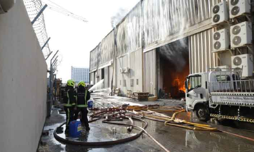 തീ​പി​ടി​ത്തം നി​യ​ന്ത്ര​ണ​വി​ധേ​യ​മാ​ക്കി