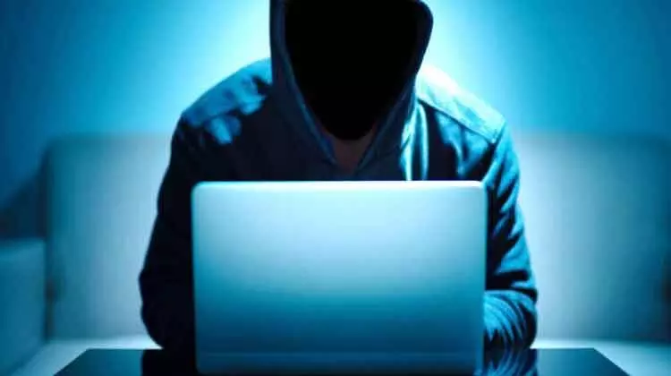 വ്യാജ സമ്മാന വാഗ്ദാനങ്ങൾ വ്യാപിക്കുന്നു; വഞ്ചിതരാകുന്നത് നിരവധി പേര് വ്യാജ സമ്മാന വാഗ്ദാനങ്ങൾ വ്യാപിക്കുന്നു; വഞ്ചിതരാകുന്നത് നിരവധി പേര്