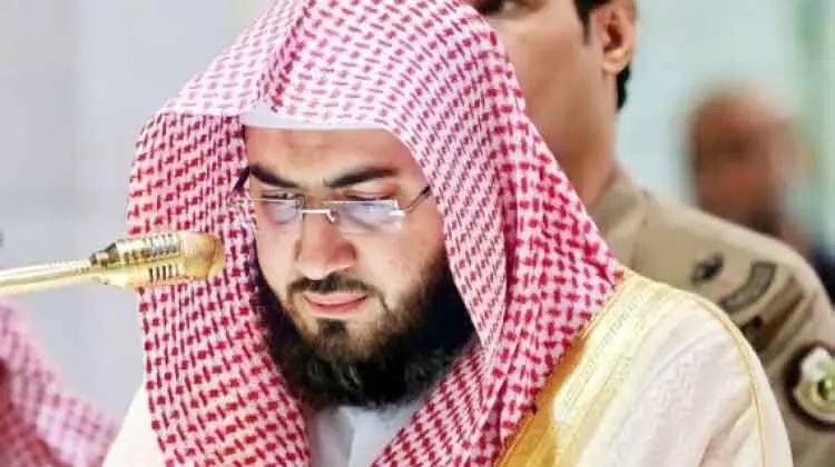 അറഫ പ്രസംഗത്തിന് ഡോ. ബന്ദർ ബിൻ അബ്ദുൽ അസീസ് ബലീല അറഫ പ്രസംഗത്തിന് ഡോ. ബന്ദർ ബിൻ അബ്ദുൽ അസീസ് ബലീല