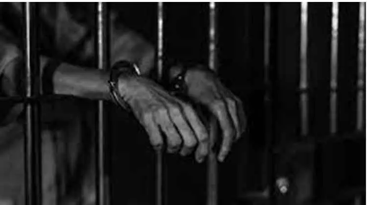 ആധാറില്ലാതെ 1700 തടവുകാർ;  ശേ​ഷി​യി​ൽ കൂ​ടു​ത​ൽ ത​ട​വു​കാ​രു​മാ​യി വീ​ർ​പ്പു​മു​ട്ടി ജ​യി​ലു​ക​ൾ