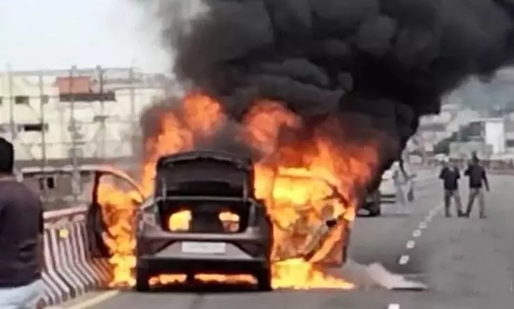 man saves four lives burning car police Hyderabad