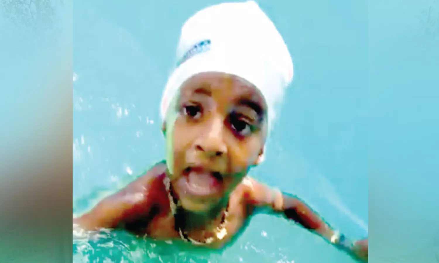 നീന്തൽകുളത്തിലെ താരമായി നാലു വയസ്സുകാരൻ