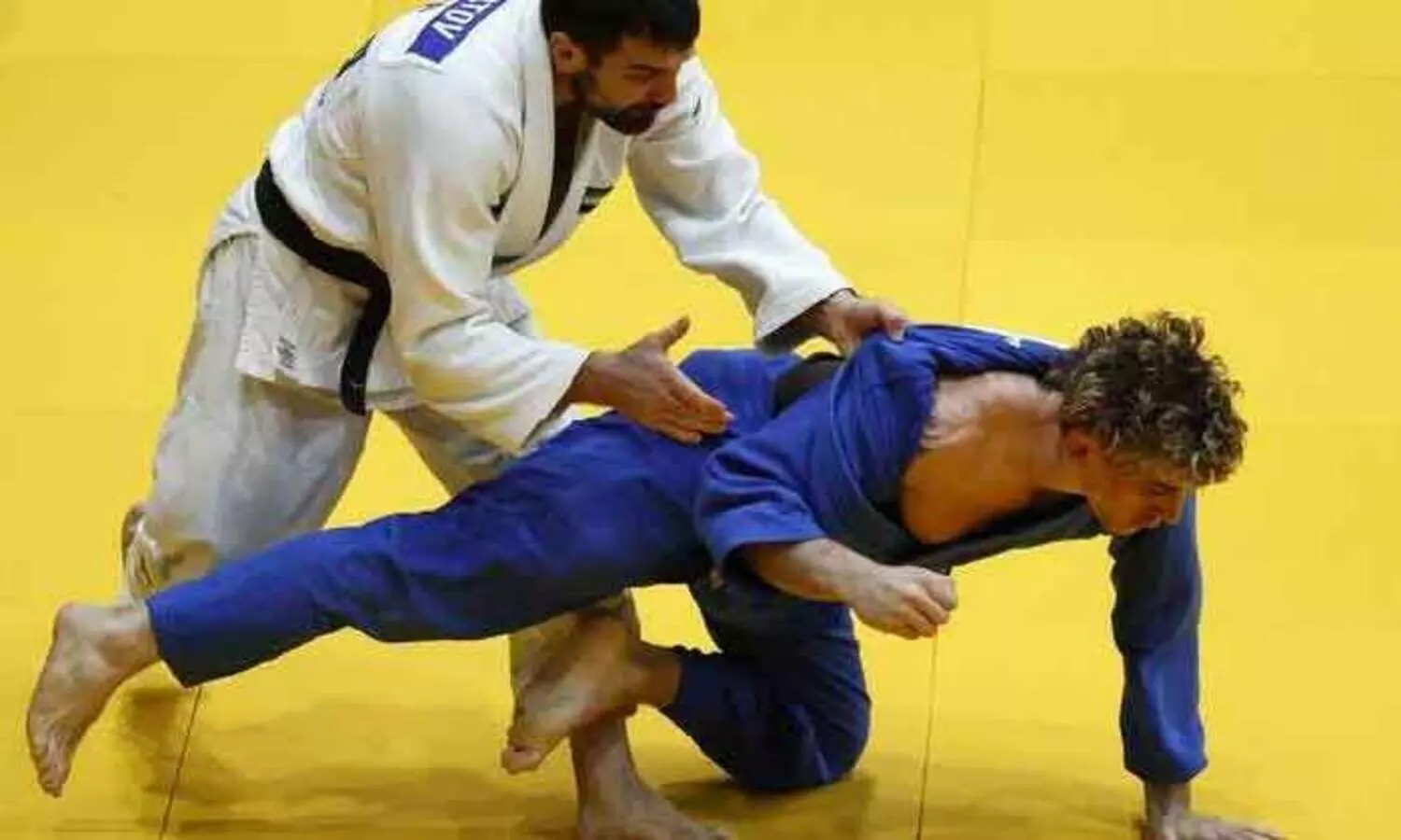 ച​തു​ർ​വ​ർ​ണ്ണ​ക്കൊ​ടി​യേ​ന്തി ടോ​ക്കി​യോ​വി​ലേ​ക്ക്​ ഇ​വ​ർ ആ​റ്​ പേ​ർ