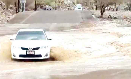 ദുബൈയിലും ഷാർജയിലും വിവിധയിടങ്ങളിൽ മഴ