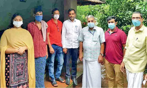 ആ​തി​ര ത​നി​ച്ച​ല്ല, ചേ​ർ​ത്തു​പി​ടി​ക്കാ​ൻ നാ​ടൊ​രു​ങ്ങു​ന്നു