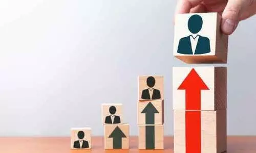 6,600 ഉദ്യോഗസ്​ഥർക്ക്​ സ്​ഥാനക്കയറ്റം നൽകി ശൈഖ്​ മുഹമ്മദി​െൻറ ഉത്തരവ്​