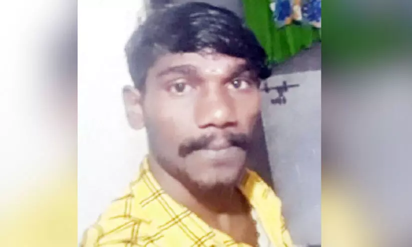 ഹരീഷിെൻറ ധീരതയിൽ ജീവിതത്തിലേക്ക് തിരികെ വന്നത് ഒരു കുടുംബത്തിലെ മൂന്നുപേർ ഹരീഷിെൻറ ധീരതയിൽ ജീവിതത്തിലേക്ക് തിരികെ വന്നത് ഒരു കുടുംബത്തിലെ മൂന്നുപേർ