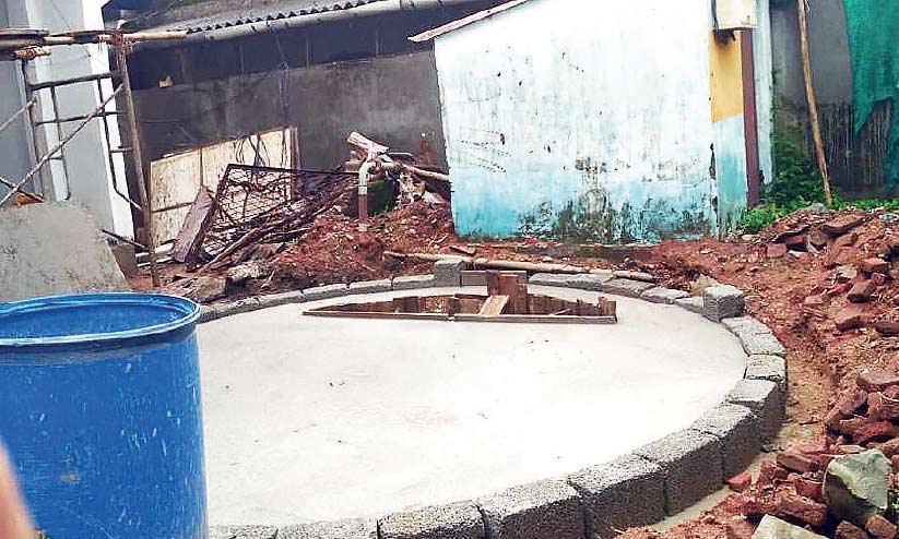 പൊതുകിണർ കോൺക്രീറ്റ് ചെയ്ത് അടച്ചെന്ന് പൊതുകിണർ കോൺക്രീറ്റ് ചെയ്ത് അടച്ചെന്ന്