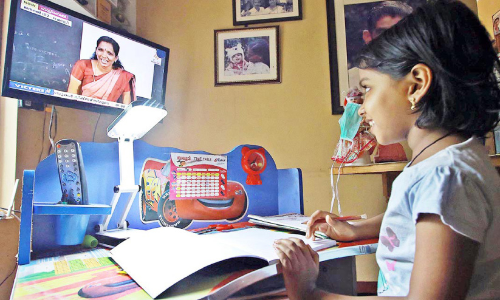 ഇല്ല, ഒാൺലൈൻ പഠനം മതിയാവില്ല